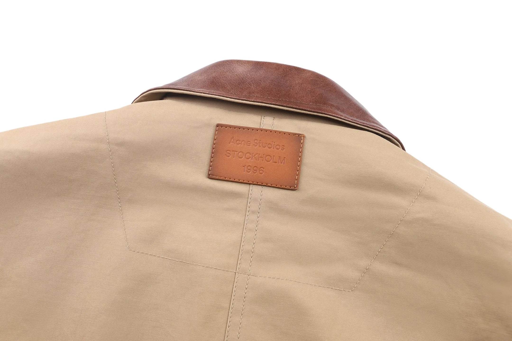 Acne Studio 25FW leather logo twill jacket ●Purchased and developed by Authentic 9500 ●100% fine cotton high-density plain woven fabric ●Cotton twill woven lining ●Padding Washed cotton ●Meli PU leather ●Template embroidery ●Fabric enzyme washing ●Customized 1:1 leather tag ●Customized 1:1 buttons ●Customized 1:1 zipper ●Customized 1:1 rope ●Customized 1:1 trademark ●Loose fit ●Size: 42 44 46 48 ●Style number: 2130/3C#10
